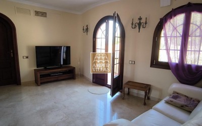 Fantastic villa with large plot, offering privacy and sea views.